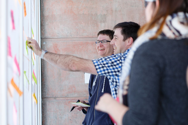 Durch die kreative und motivierte Workshopführung haben die Kursteilnehmer Spass beim Lernen.